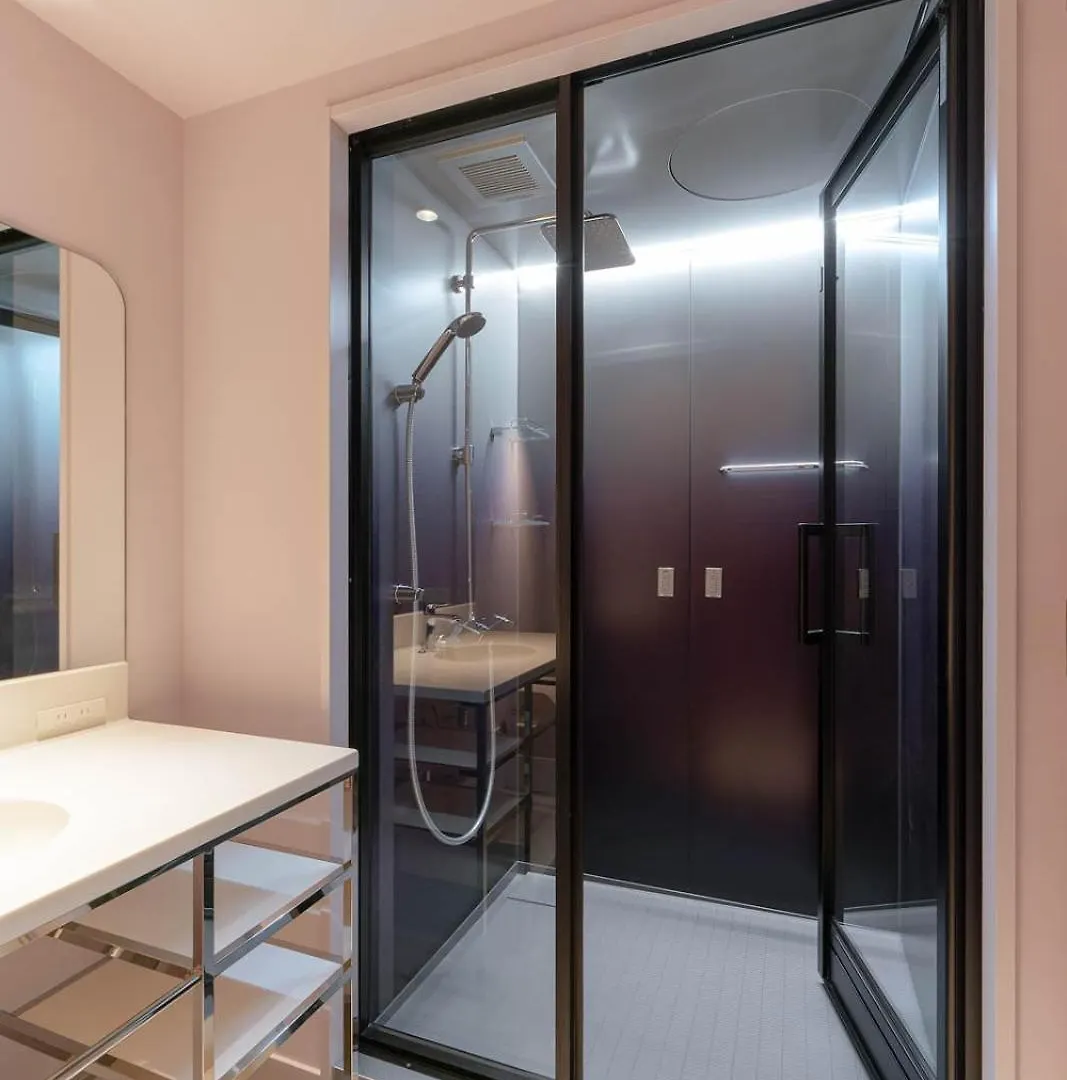 Hotel The Boly Ōsaka 4*,